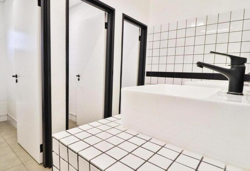 هاستل Thuto Centre Conferencing & Bush Lodge