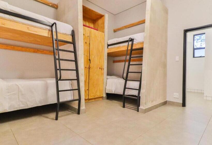 هاستل Thuto Centre Conferencing & Bush Lodge