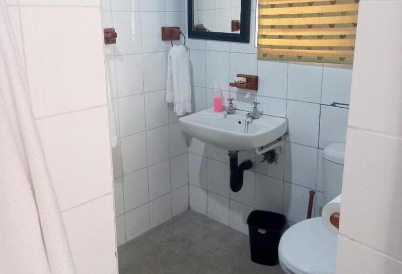 هاستل Thuto Centre Conferencing & Bush Lodge