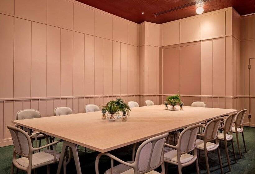 Art Otel London Battersea Power Station, Powered By Radisson Hotels