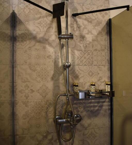 هتل Helvecija 1880