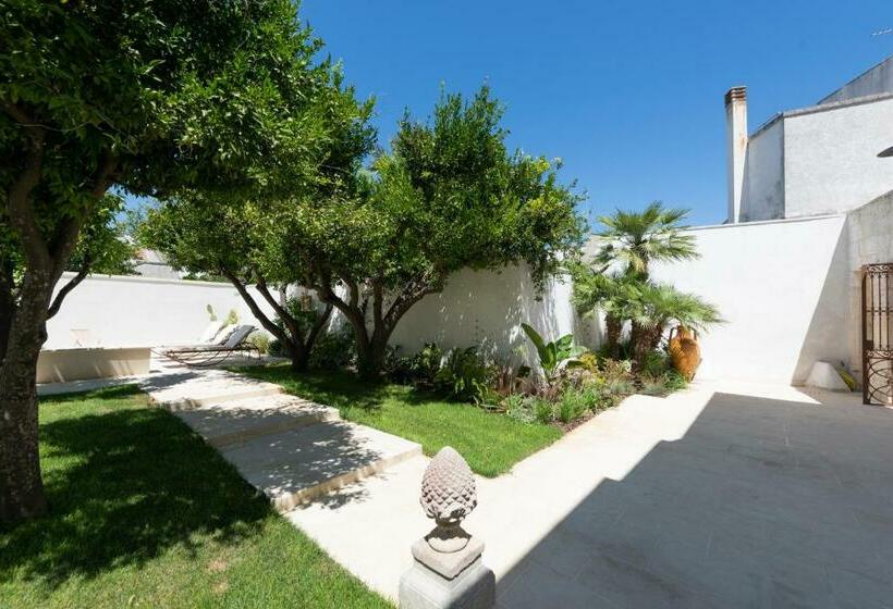 ベッドアンドブレックファースト Palazzo Angelica   Luxury Retreat Otranto
