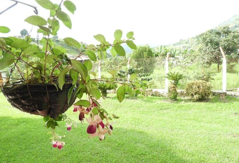 پانسیون La Rivera Hosteria Campestre