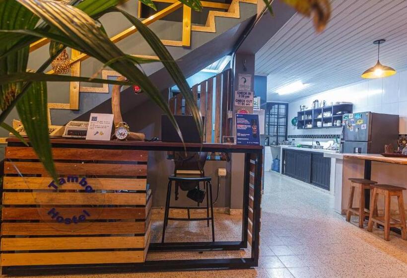 Tambo Hostel