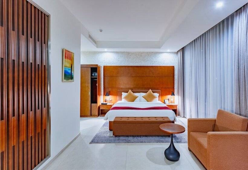 Alisa Hotel Tema