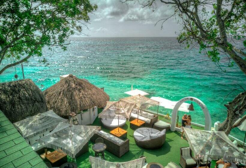 هتل Bora Bora Beach Club
