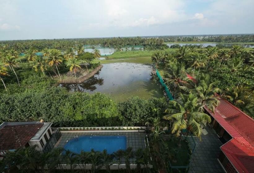 هتل Kumarakom Park Resort