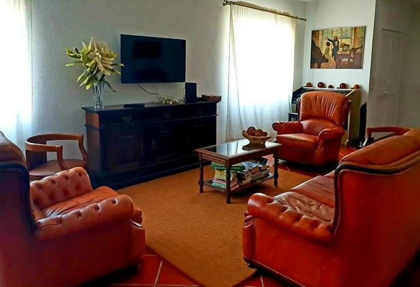 פנסיון Casa Pilar