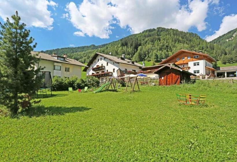 Bed and Breakfast Gasthof Albergo Neuwirt