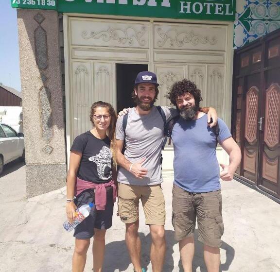 مبيت وإفطار Uvaysiy Family Guest House