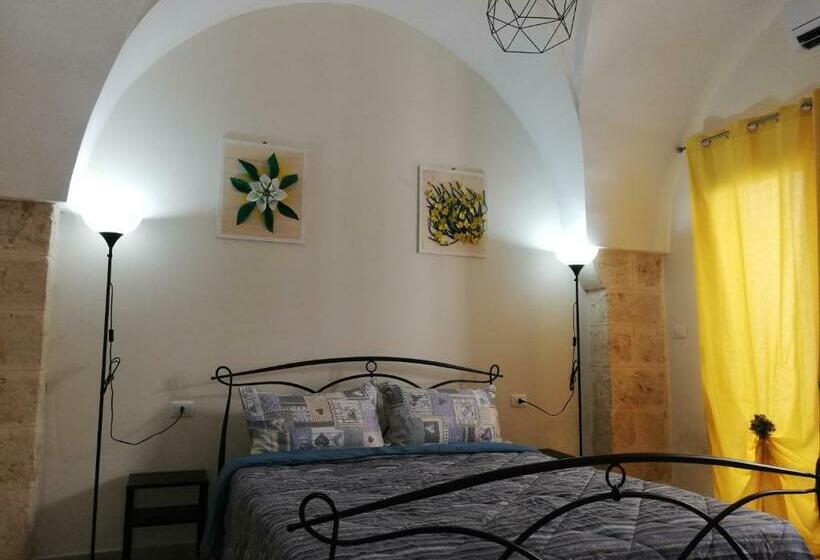 پانسیون Casa Vacanza In Pieno Centro Storico Vicino Ostuni E La Riserva Di Torre Quaceto