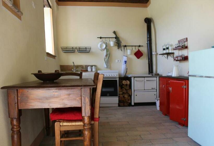 ホテル Casale Regnano