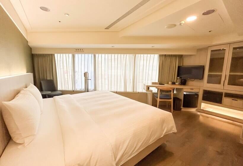 Green Hotel   Tea Way