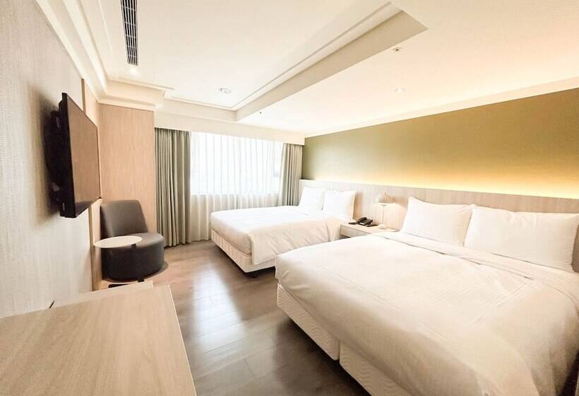 Green Hotel   Tea Way