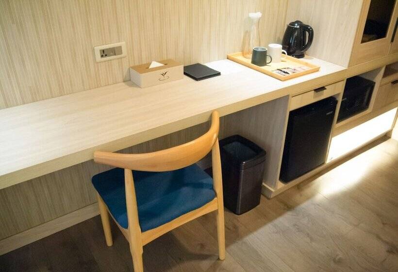 Green Hotel   Tea Way