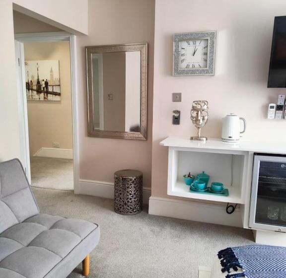 هتل St Johns Boutique