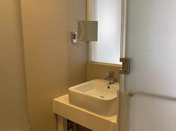 Wow Budget Hotel Cubao