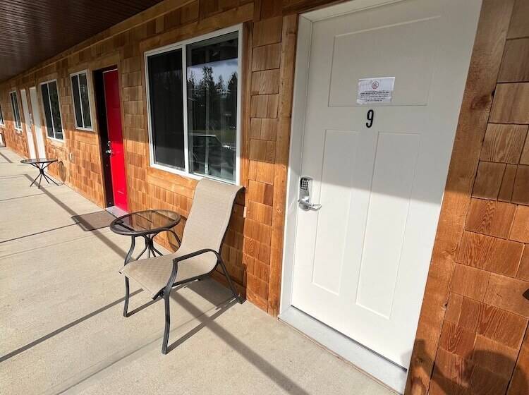 모텔 Arctic Divide Lodge