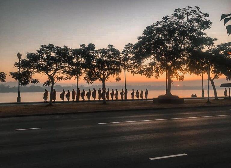 تختخواب و صبحانه Take A Rest At Nakhon Phanom