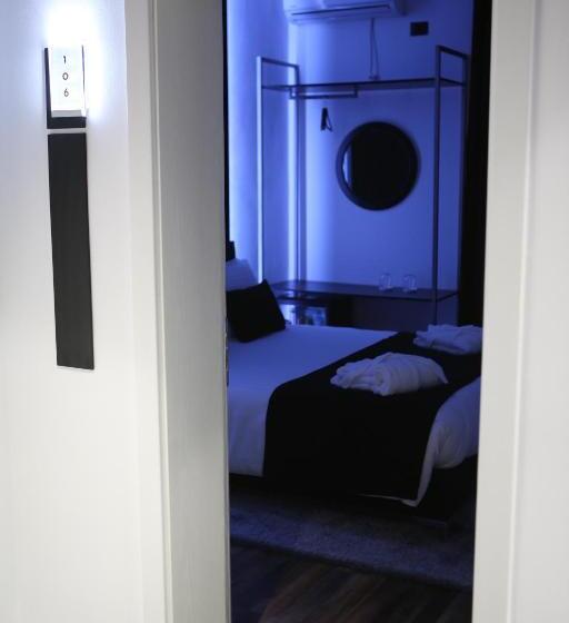هتل Dark Boutique