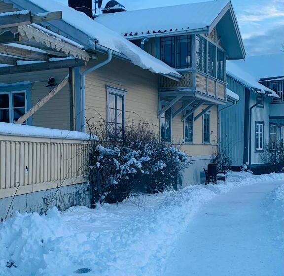 هتل Två Små Svin Bnb