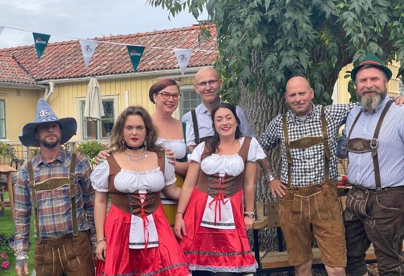 هتل Två Små Svin Bnb