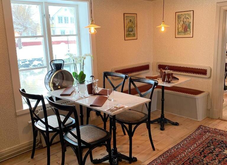 هتل Två Små Svin Bnb