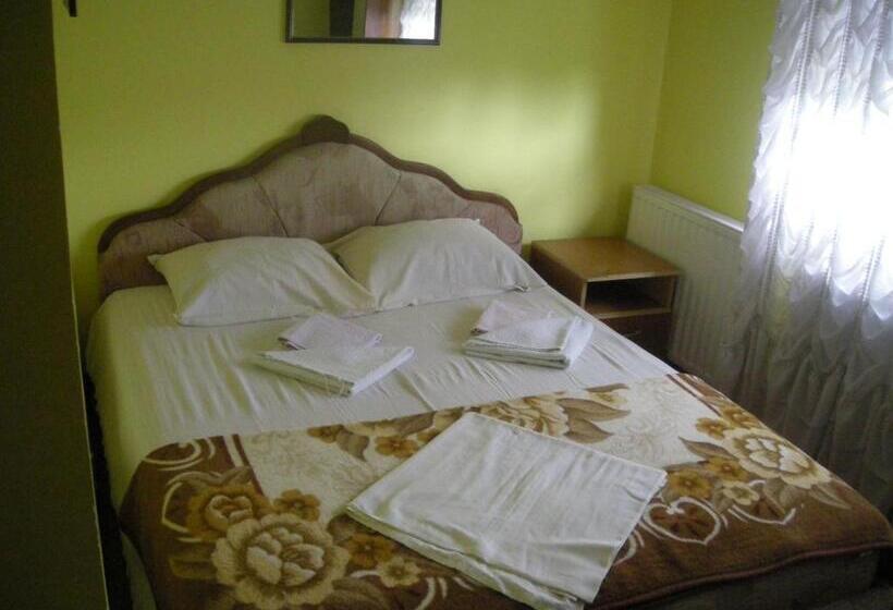 هاستل Utr Jagnjilo 1986