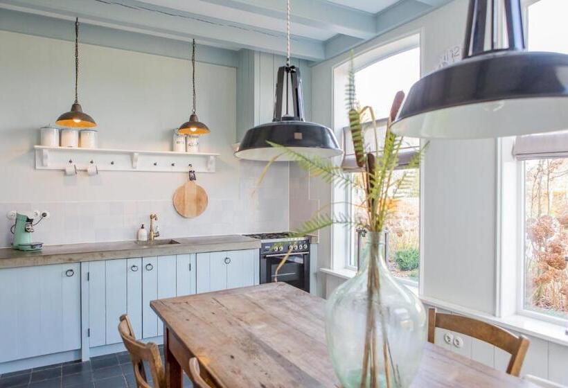 Bed and Breakfast De Friese Wouden