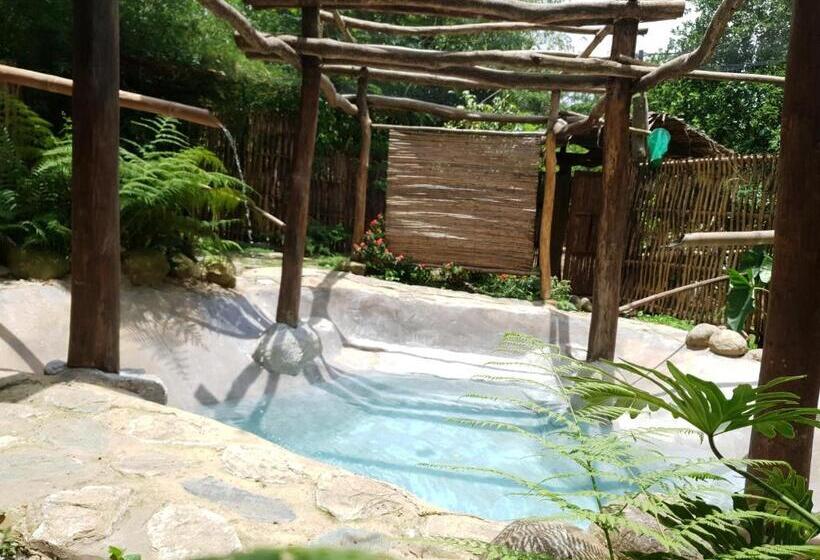 مبيت وإفطار Maka Kalinaw 6 Wabi Sabi Room, Forest And Garden View