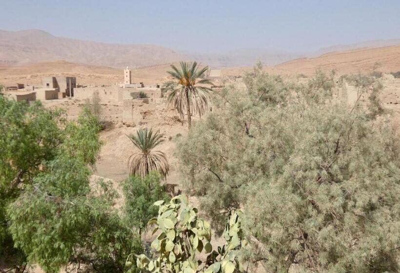 تختخواب و صبحانه Oasis Travel