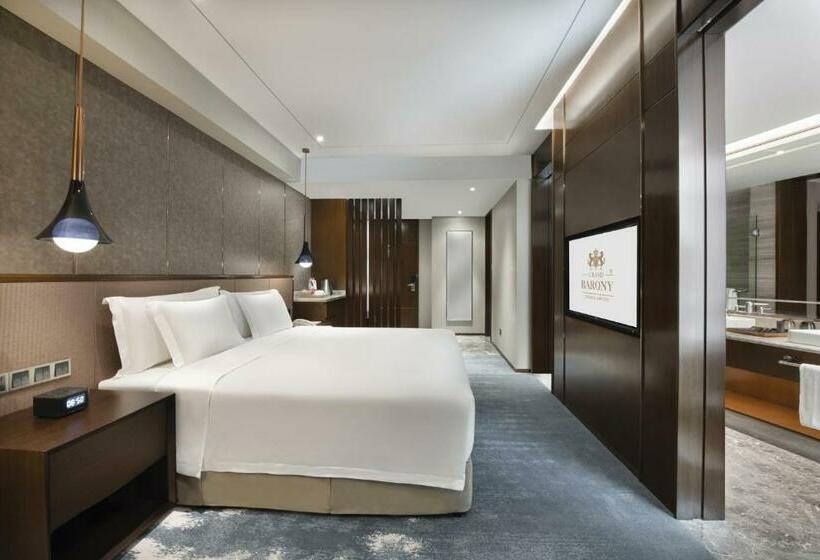 هتل Grand Barony Qingdao Airport