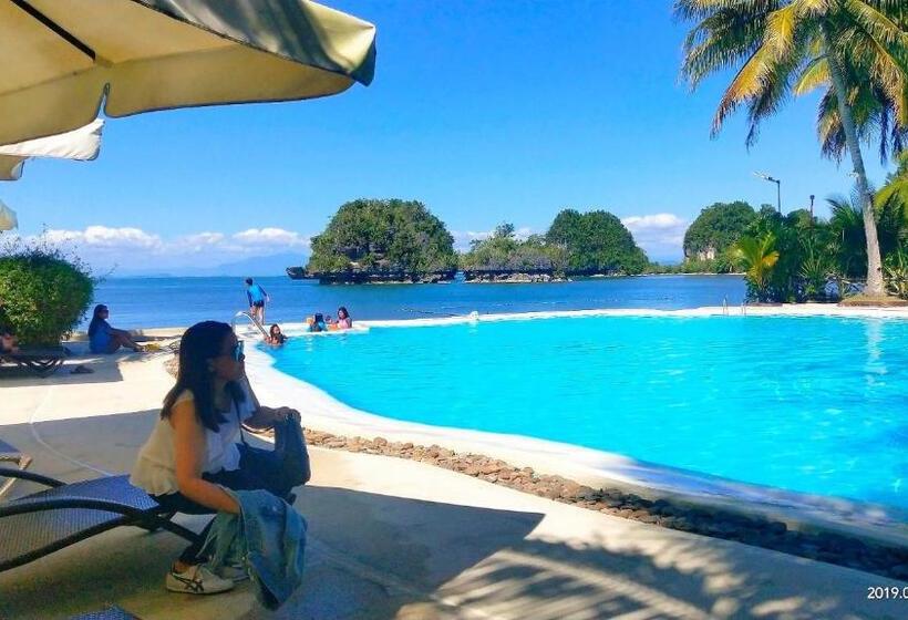 هتل Caluwayan Palm Island Resort & Restaurant