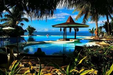 هتل Caluwayan Palm Island Resort & Restaurant