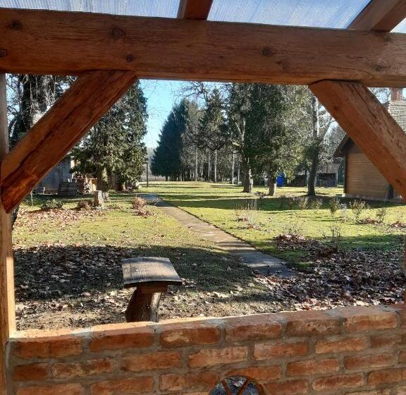 بنسيون Kiskemence Vendégház Szatta