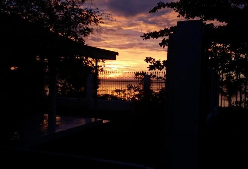 פנסיון Sendowan Baru Amurang