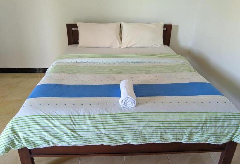 تختخواب و صبحانه Andy S Lodge Kelimutu