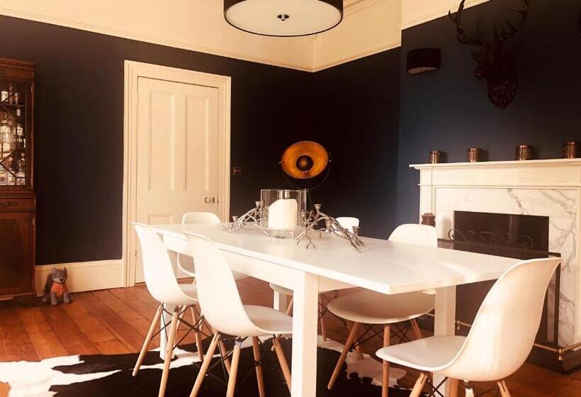 مبيت وإفطار Somerleyton Meadows   The Hideaway Hut & Hot Tub