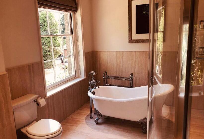 مبيت وإفطار Somerleyton Meadows   The Hideaway Hut & Hot Tub