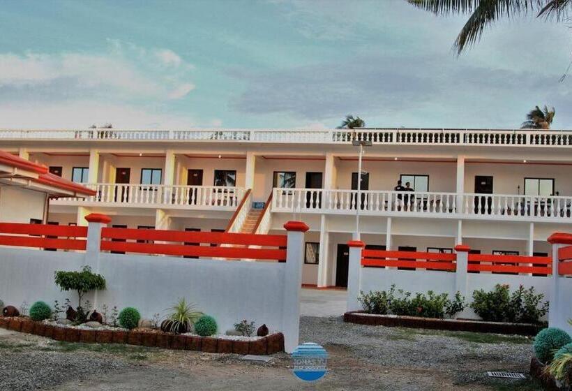 Cris Del Mar Resort