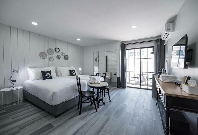 فندق Blu Monkey Boutique Bangsaen