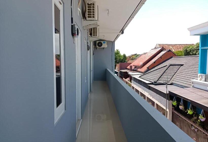 בית מלון כפרי Koolkost Female Syariah Near Universitas Ahmad Dahlan Kampus 3 Minimum Stay 30 Nights