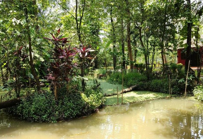 호텔 Life Farms   Near Mopa Airport Goa