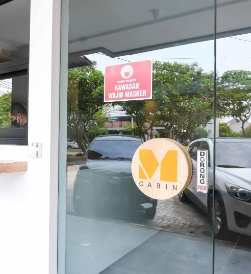 هتل M Cabin Karawaci