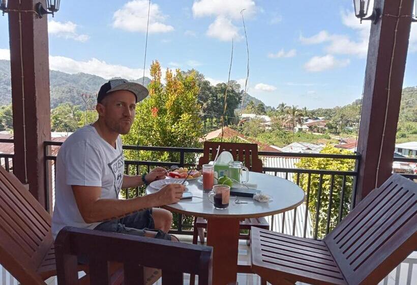 هتل Moni Mahalika