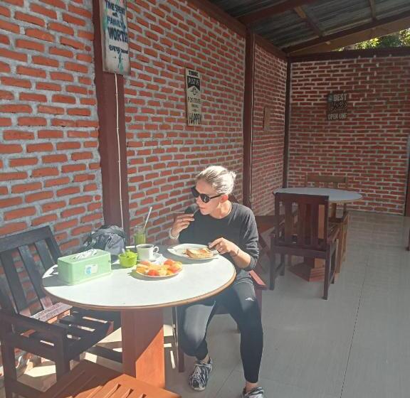 هتل Moni Mahalika