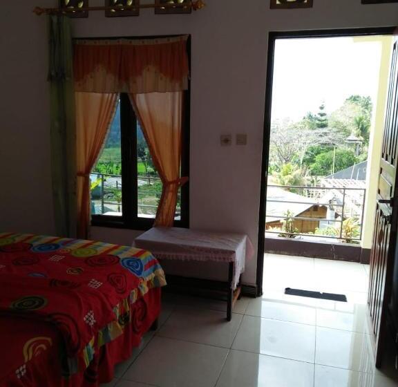 هتل Oyo 91230 Kelimutu Eco Village