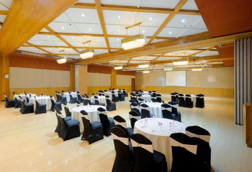 فندق Treat Beach Resort