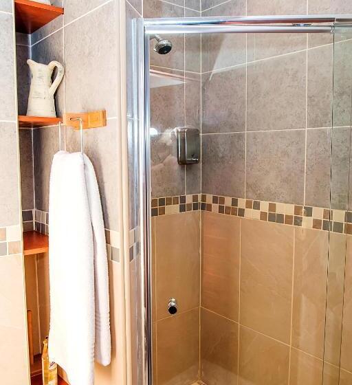 Пансион Aha Guest House