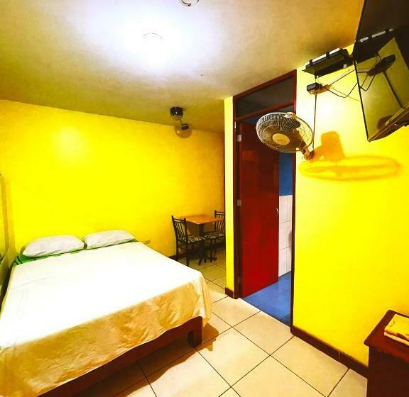 Pension Hostal The Golden Paradise